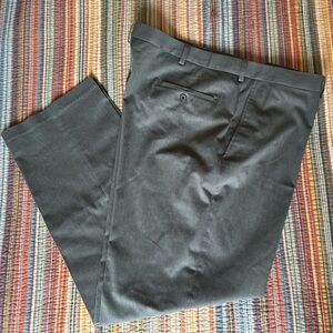 Haggar Flat Front Khaki pants, Men's Big & Tall 42x32 - Like new!